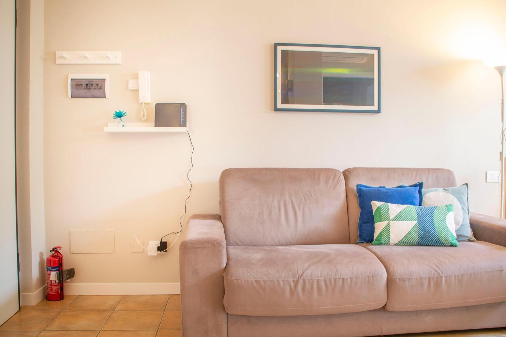 Small Island In Milan Apartment Bagian luar foto